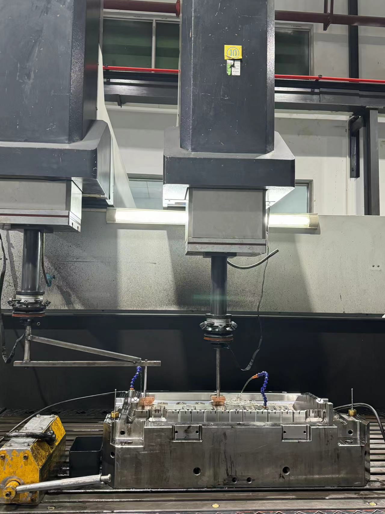 molde EDM MACHINIG 