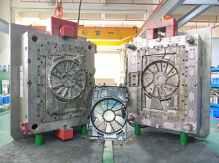 Molde de injeção para as peças automotivas de uma fábrica de fabricante de moldes experiente