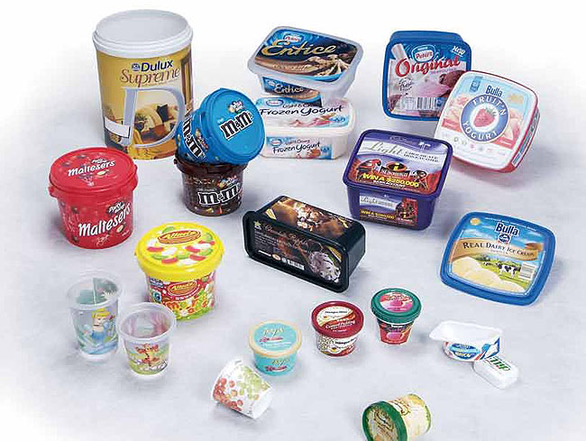 A rotulagem em moldura (IML) é uma técnica de fabricação de ponta que integra rótulos impressos diretamente em produtos plásticos durante o processo de moldagem por injeção. Este método é amplamente utilizado no Indo