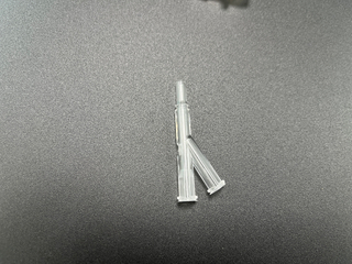 Molde de injeção personalizado de plástico para moldagem de conector de infusão PEEK com várias cavidades