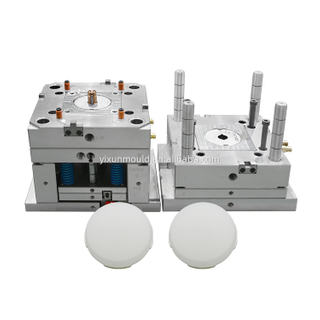 Moldagem de plástico Hot Runner Base Base Difusor PC 1+1 Cavidades