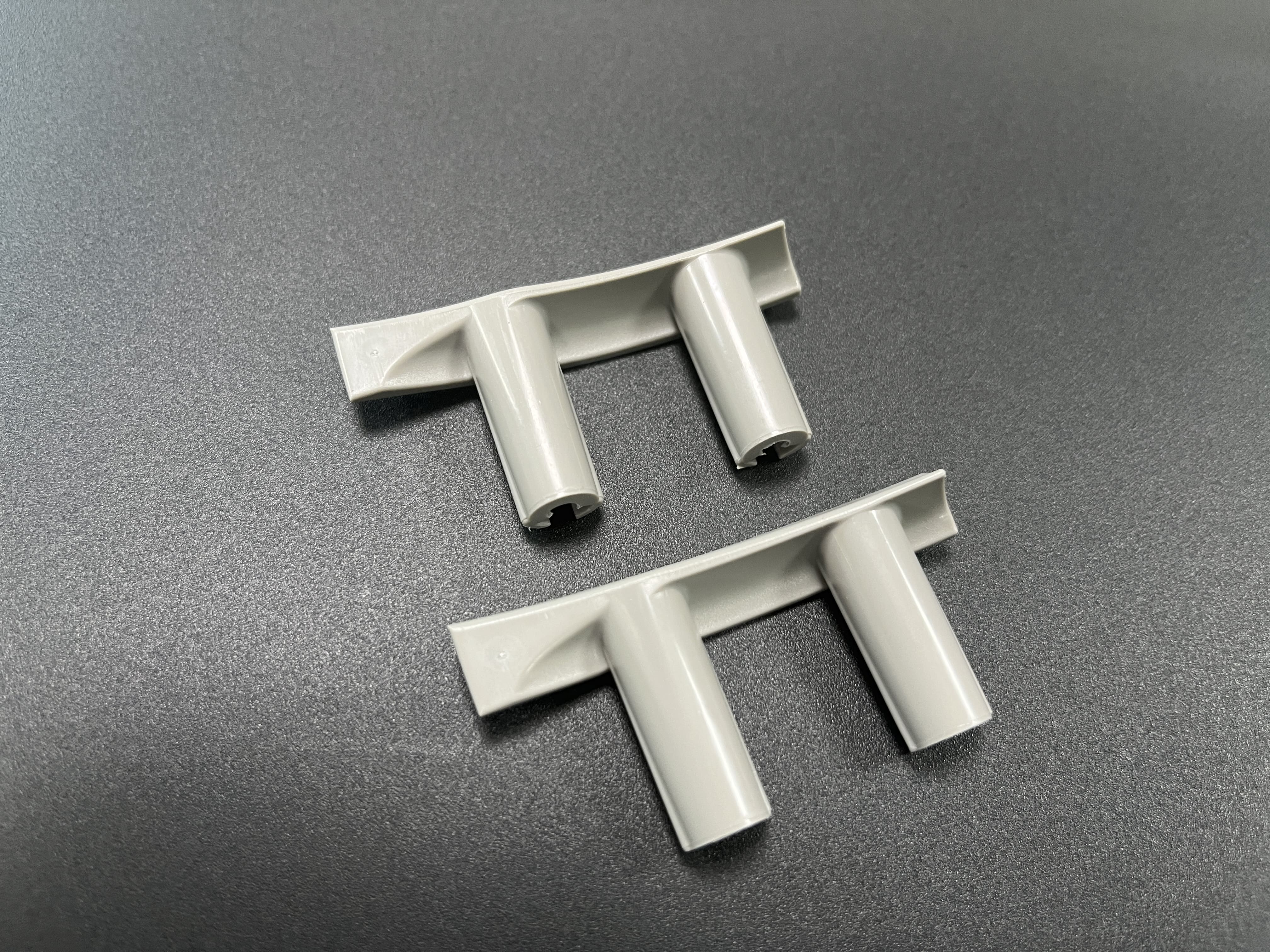 A fixa&ccedil;&atilde;o pl&aacute;stica dos suportes de linha de metal insere o molde feito sob encomenda da fabrica&ccedil;&atilde;o da inser&ccedil;&atilde;o